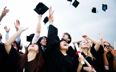 4 Ways to Reign in Costs for a Graduation Party